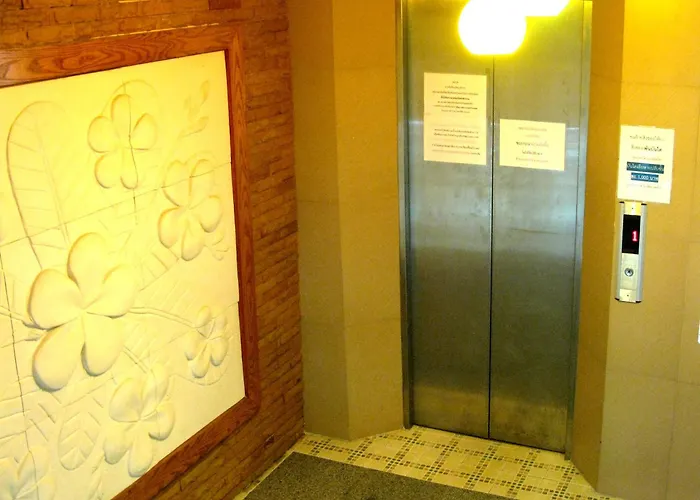 Casa Narinya @ Suvarnabhumi Airport Отель 3*
